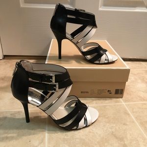 Michael Kors Cammie sandal 6.5 NIB Ends 4/23
